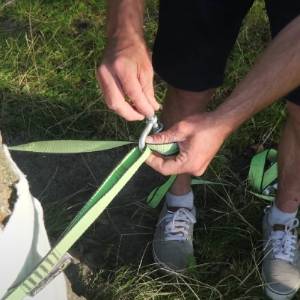 uchycení slackline šeklem